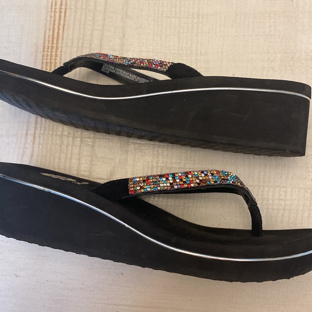 Yellow Box flip flops - Picture 2 of 4